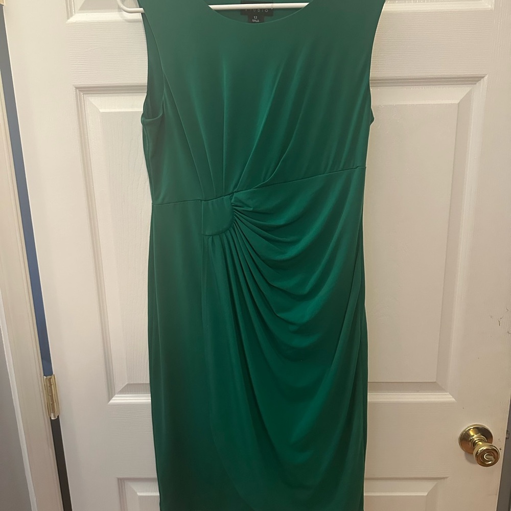 Elegant Green Sleeveless Dress